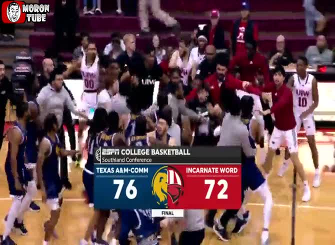 Video :Two basketball teams get into a fight